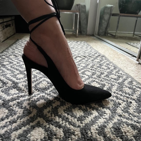 Express. Size 8. Black. High Heels. - Picture 1 of 3